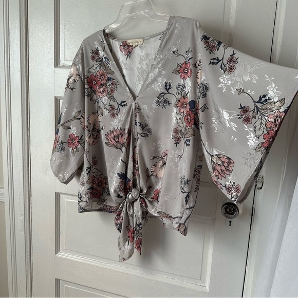 Lovestitch Floral Flowy Blouse Gray Pink Romantic Date Feminine Kimono Sleeve Lg - Picture 3 of 15